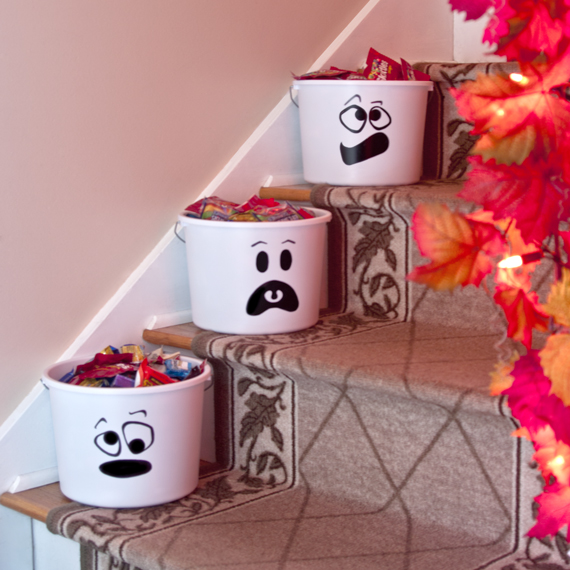Sterilite-Pail-Full-Of-Candy